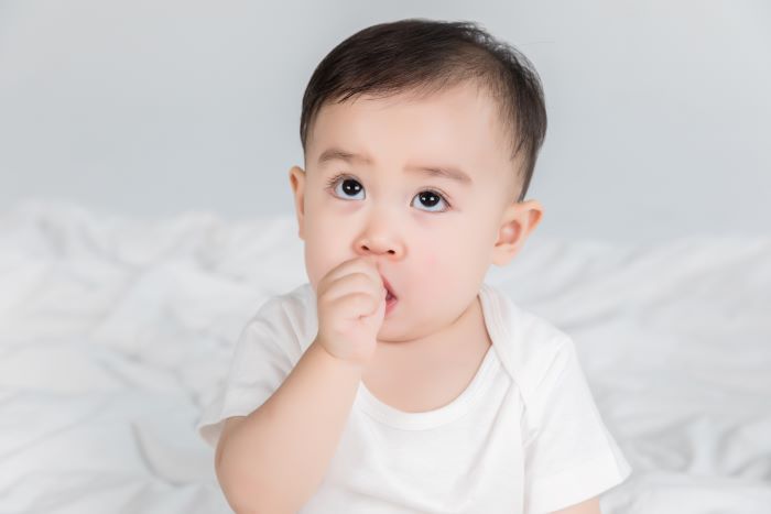 1639644825888965.jpg 攝圖網(wǎng)_501199487_嬰兒吸手指(企業(yè)商用).jpg