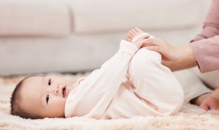 1640073335332705.jpg 攝圖網(wǎng)_501728696_給嬰兒寶寶撫觸按摩(企業(yè)商用).jpg